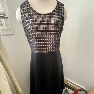 Belle, Badgley Mischka black and cream, size 12 lined sleeveless cocktail dress
